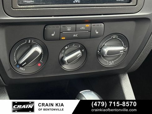 Used 2015 Volkswagen Jetta SE FWD image 16