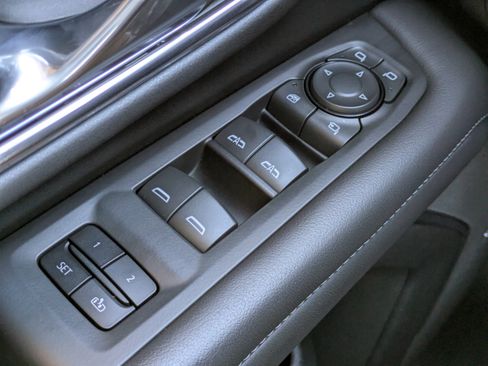 Used 2023 Chevrolet Tahoe LT w/ LT Signature Plus Package image 21