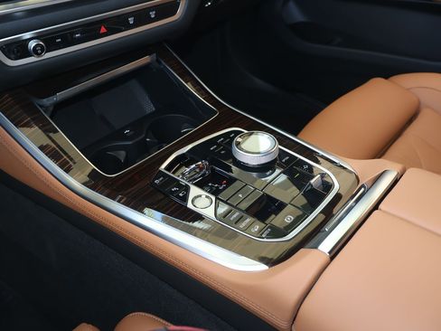 Used 2026 BMW X5 xDrive50e w/ Executive Package image 24