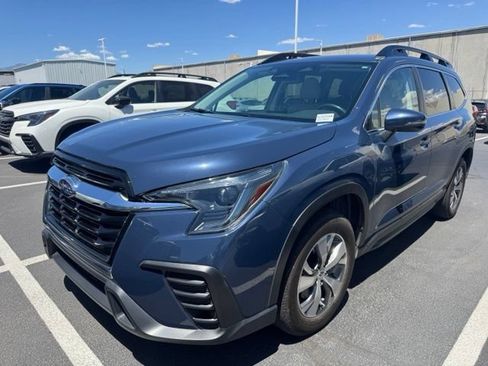 Used 2023 Subaru Ascent Premium w/ Convenience Package AWD/4WD image 1