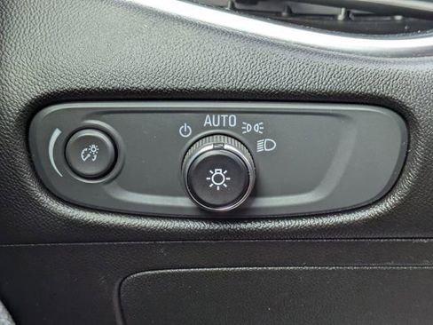Used 2021 Chevrolet Malibu LT FWD image 42