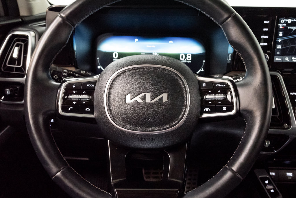 Used 2023 Kia Sorento SX Prestige AWD/4WD image 16