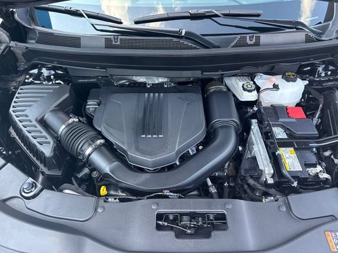 Used 2026 GMC Acadia Elevation w/ Elevation Premium Package FWD image 34