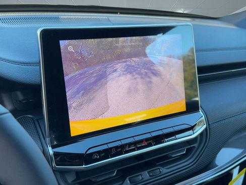 New 2026 Jeep Compass Latitude image 20