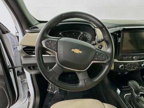 Used 2023 Chevrolet Traverse LT w/ LT Premium Package image 16