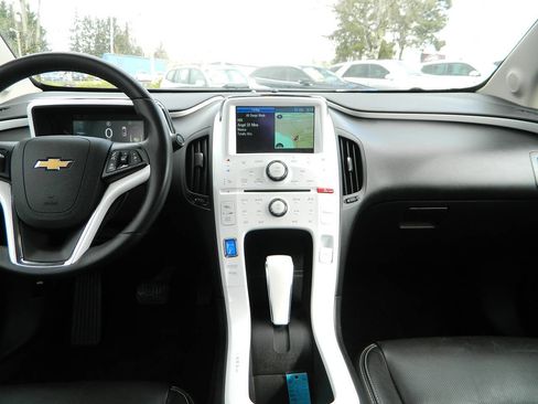 Used 2012 Chevrolet Volt Premium w/ Premium Trim Package image 16