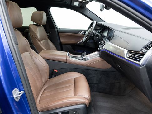 Used 2020 BMW X6 M50i image 14