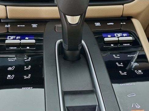 Used 2026 Porsche Macan image 23