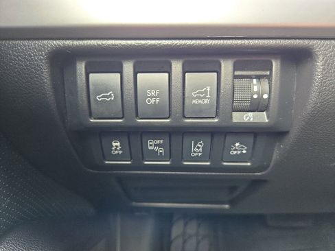 Used 2015 Subaru Outback 3.6R Limited image 25