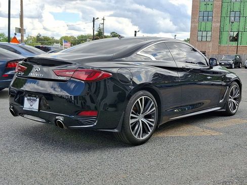 Used 2017 INFINITI Q60 2.0t w/ Moonroof Package image 4