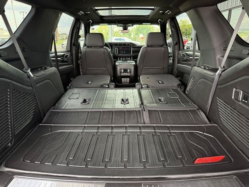 Used 2022 GMC Yukon Denali w/ Advanced Technology Package AWD/4WD image 53