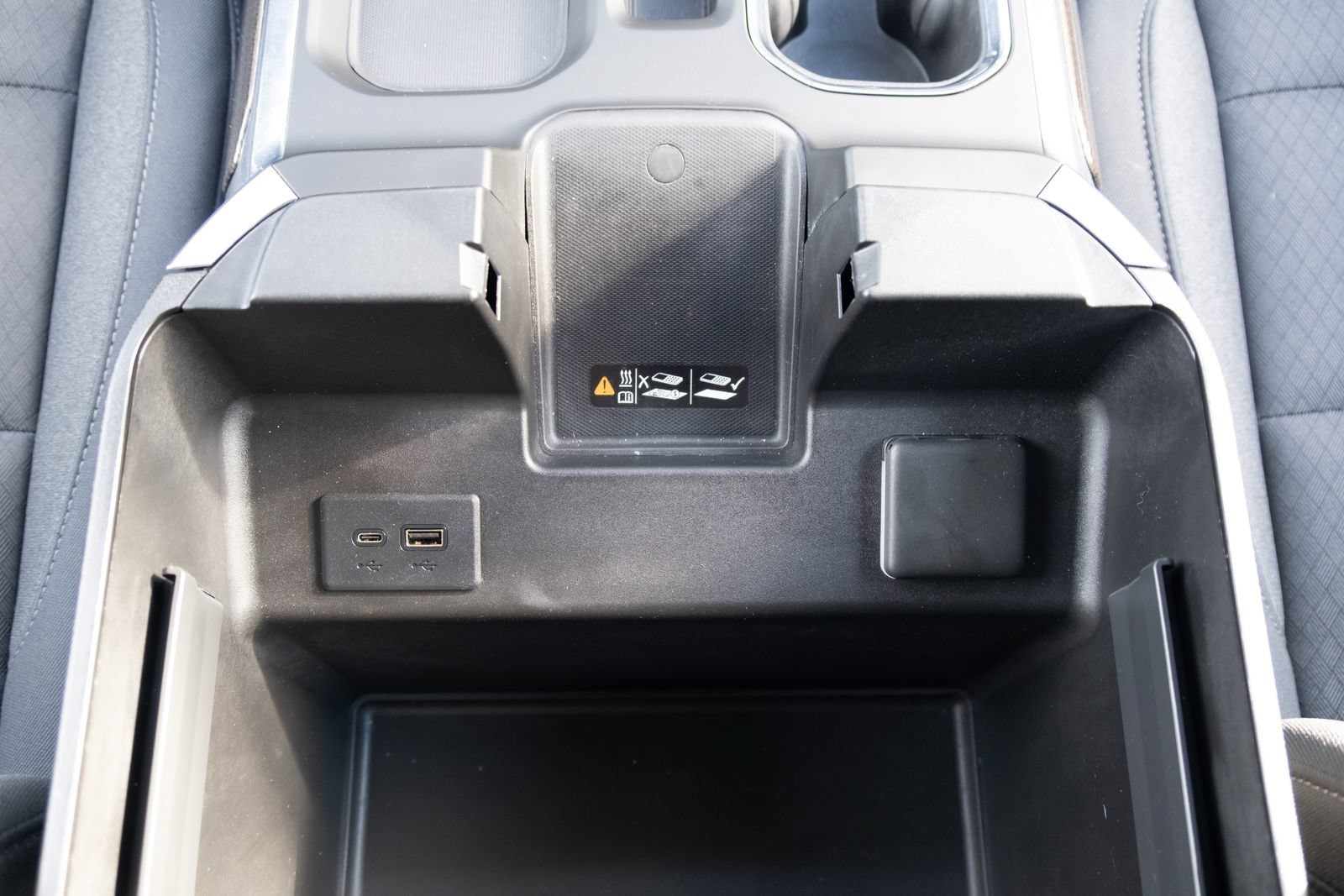 Used 2024 Chevrolet Silverado 1500 RST w/ Z71 Off-Road Package AWD/4WD image 9