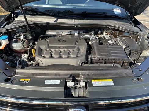 Used 2023 Volkswagen Tiguan SE R-Line image 19