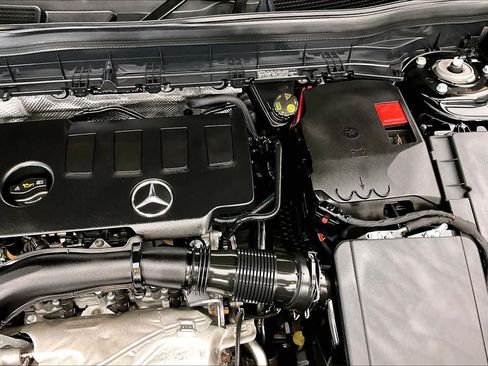 Used 2022 Mercedes-Benz GLB 250 image 30