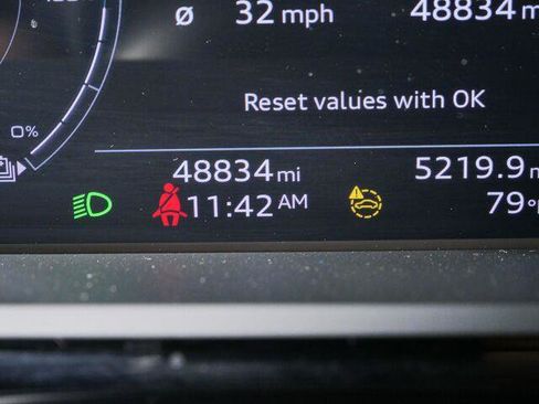 Used 2023 Audi e-tron Premium Plus w/ Premium Plus Package AWD/4WD image 12