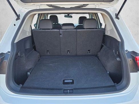 Used 2020 Volkswagen Tiguan SE image 6