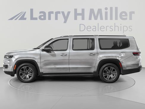 Certified 2024 Jeep Wagoneer L Series II w/ Flexible Seating Group AWD/4WD image 3