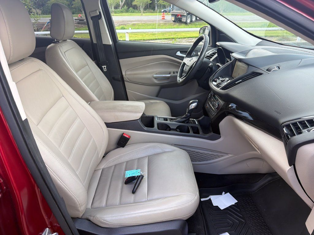 Used 2019 Ford Escape Titanium FWD image 28