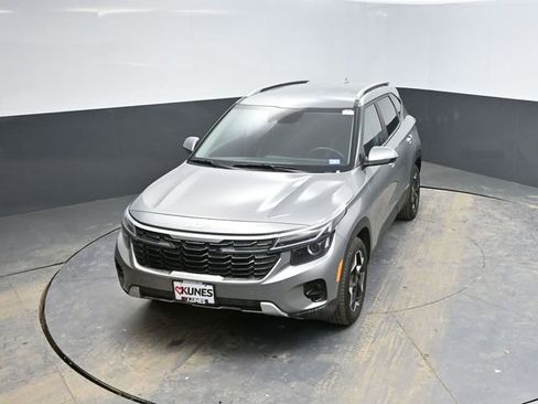 Used 2025 Kia Seltos S image 32