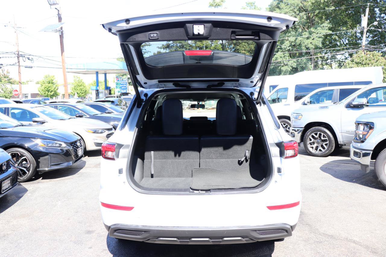 Used 2024 Mitsubishi Outlander FWD image 55