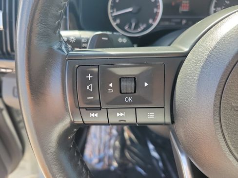 Used 2024 Nissan Pathfinder SV FWD image 20