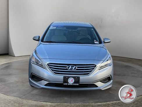 Used 2016 Hyundai Sonata SE FWD image 2