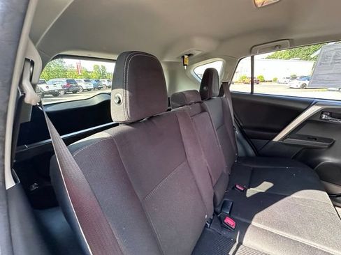 Used 2015 Toyota RAV4 XLE AWD/4WD image 9