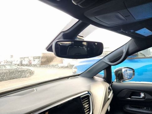 New 2025 Chrysler Pacifica Select w/ Fav Edition Package image 14