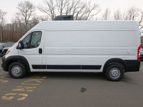 Used 2025 RAM ProMaster 2500 w/ Convenience Group image 2