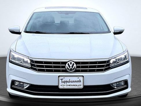 Used 2016 Volkswagen Passat 1.8T SE w/ Lighting Package FWD image 2