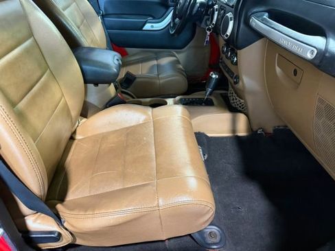 Used 2011 Jeep Wrangler Unlimited Sahara AWD/4WD image 23