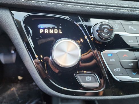 New 2026 Chrysler Pacifica Select image 6