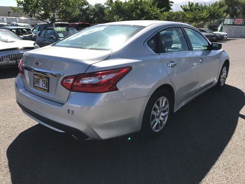 Used 2016 Nissan Altima 2.5 S w/ Power Driver Seat Package image 4