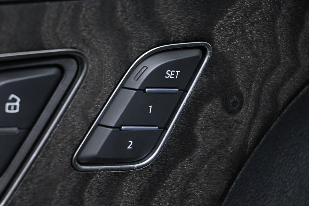 Used 2023 Audi Q8 Premium AWD/4WD image 23