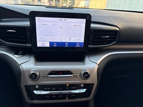 Used 2021 Ford Explorer XLT w/ Equipment Group 202A RWD image 13