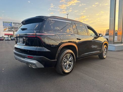 Used 2026 Chevrolet Traverse LT FWD image 7