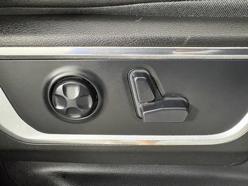 Used 2019 RAM 1500 Laramie w/ Sport Appearance Package AWD/4WD image 39