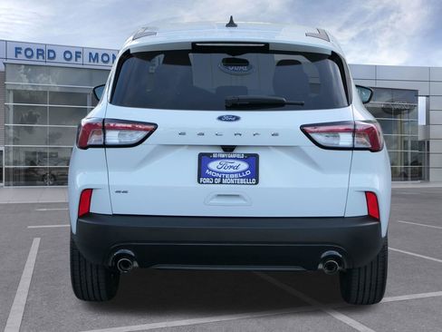 Used 2022 Ford Escape SE w/ SE Sport Appearance Package image 6