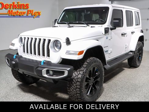 Used 2023 Jeep Wrangler Unlimited Sahara w/ Cold Weather Group AWD/4WD image 1