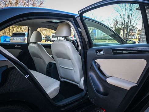 Used 2017 Volkswagen Jetta SEL image 12