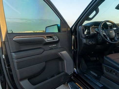Used 2023 Chevrolet Silverado 1500 High Country AWD/4WD image 24