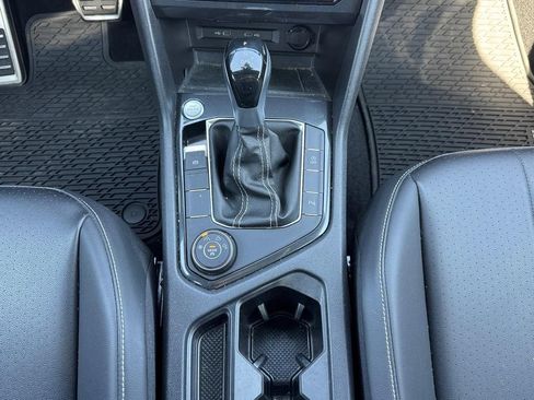 Used 2024 Volkswagen Tiguan SE R-Line w/ MDO Package, Two-Row AWD/4WD image 17