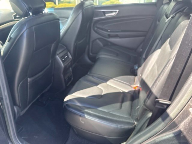 Used 2018 Ford Edge Titanium w/ Equipment Group 301A AWD/4WD image 19