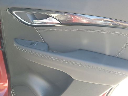 Used 2023 Buick Envision Essence image 44