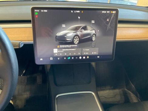Used 2023 Tesla Model Y Long Range image 14