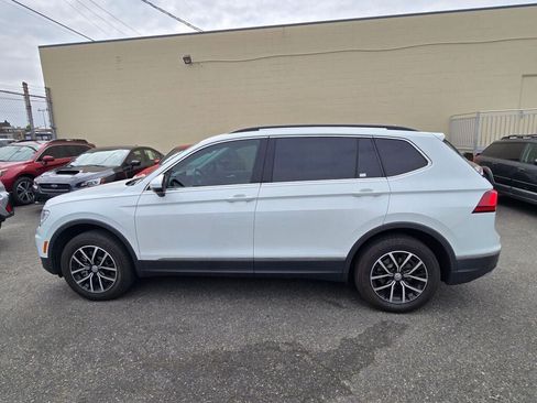 Used 2021 Volkswagen Tiguan SE FWD image 4