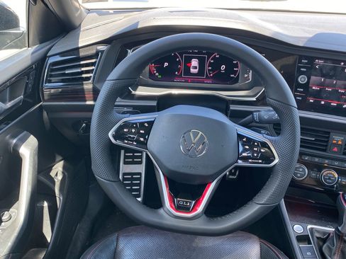 Certified 2022 Volkswagen Jetta GLI Autobahn FWD image 5