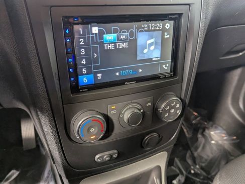 Used 2011 Chevrolet HHR LT FWD image 18