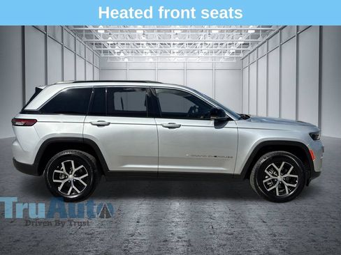 Used 2025 Jeep Grand Cherokee Limited AWD/4WD image 9