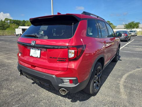 Certified 2025 Honda Passport Black Edition image 4